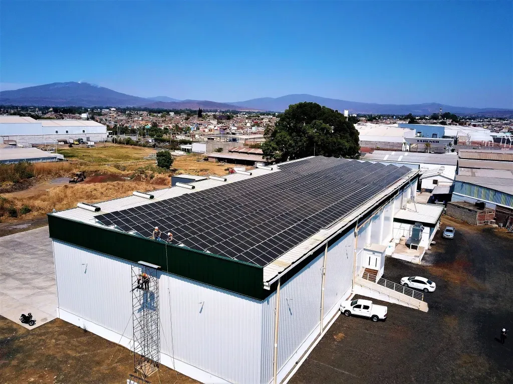 Instalación industrial de SDE Solar en Fresh Kampo, Zamora